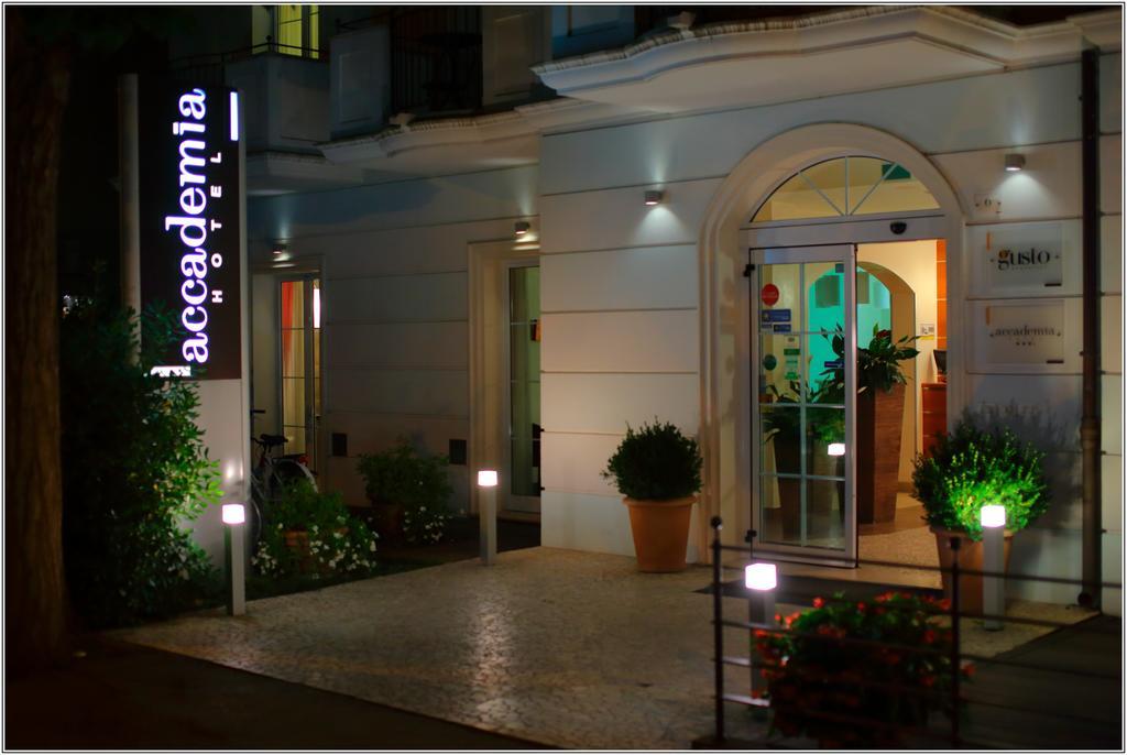 Accademia Hotel Rímini Exterior foto