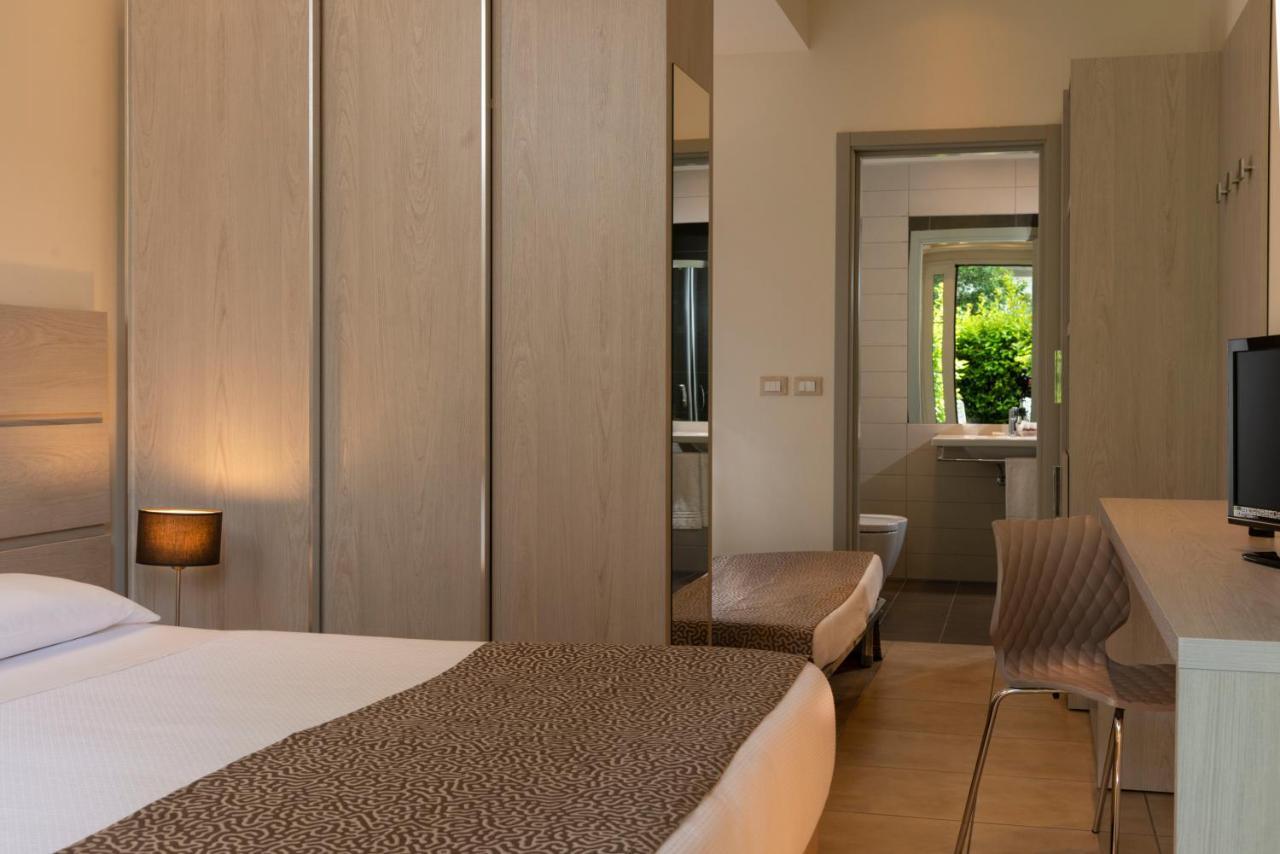 Accademia Hotel Rímini Exterior foto